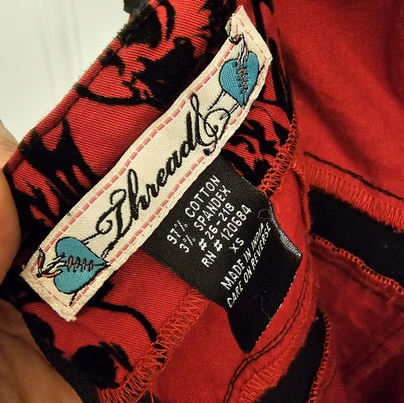 EPIC Threads Pencil Dress Rockabilly Punk Velvet black Skulls pattern XS - Picture 3 of 4